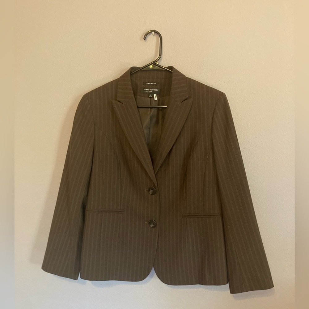 SALE-Jones New York pinned striped brown blazer